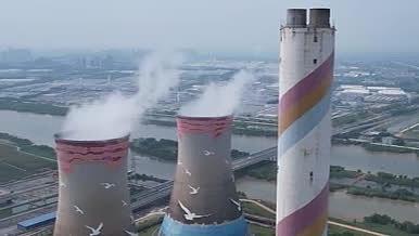 4K航拍工业热力发电产设备工业污染视频视频的预览图